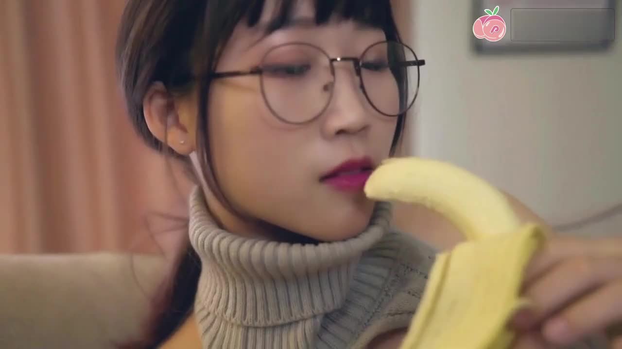 【蜜桃传媒】香蕉鮮奶油浓密亲吮-宁静